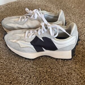 New Balance Women’s 327 shoes